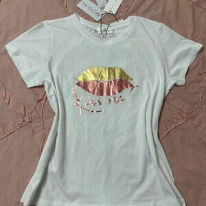 Chelsea & Theodore white "Kiss Me" tee.